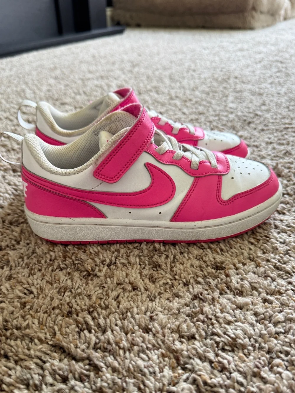 Nike Kids White and Hot Pink Low-Top Sneakers with Velcro Strap